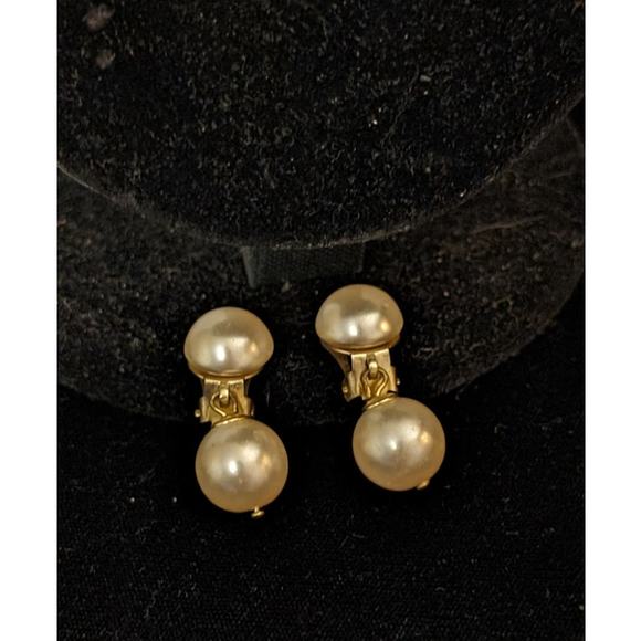 Two Pair Vintage 50s 60s Clip On Gold Tone Dangle Earrings - Picture 5 of 5